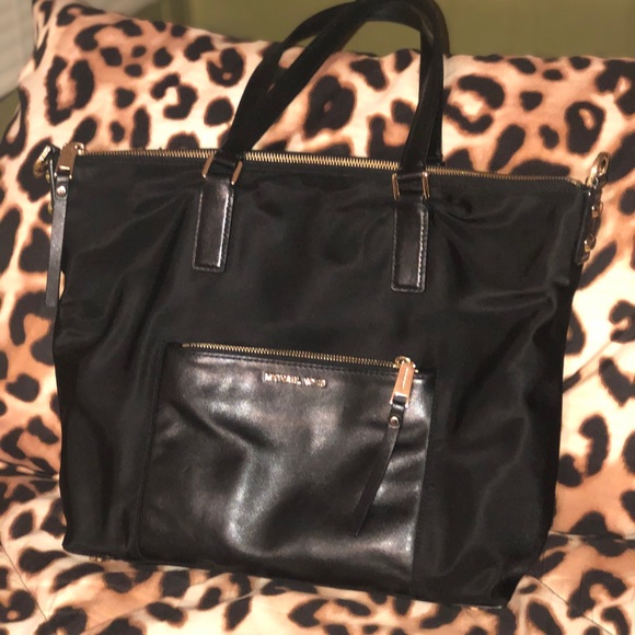 Cute everyday bag. - Picture 1 of 4